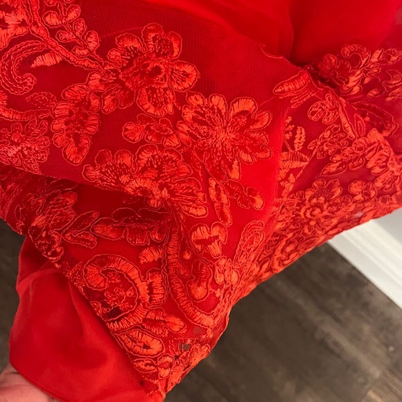 Red Mermaid Style Gown -Plus Free Surprise Gift 🎁 - Picture 15 of 16